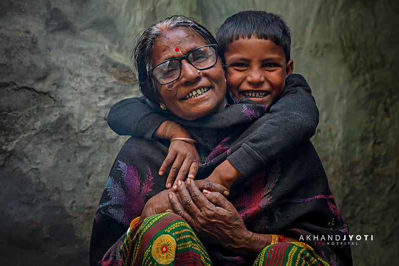 Dhruwapato Devi with her grandchild