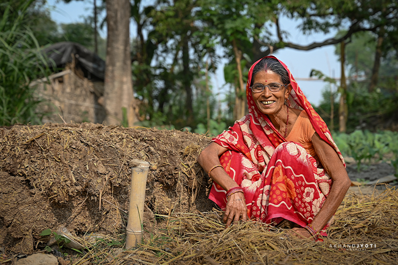 Fulo Devi working in fields